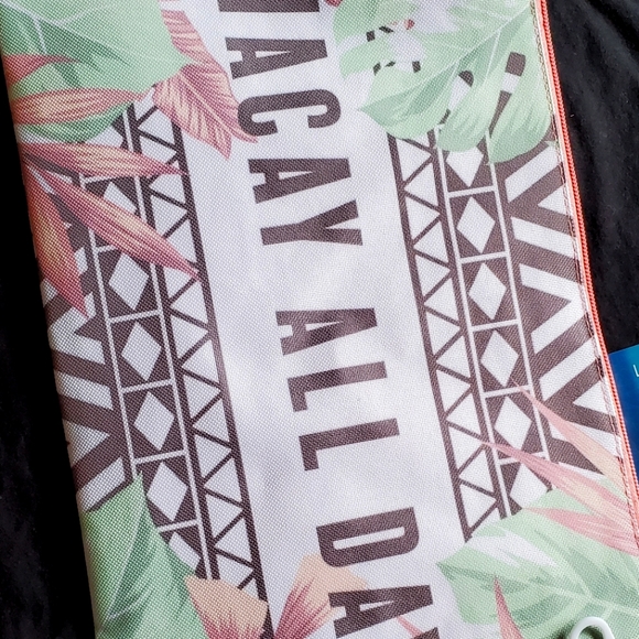 Water Resistant Beach Case - Picture 4 of 5